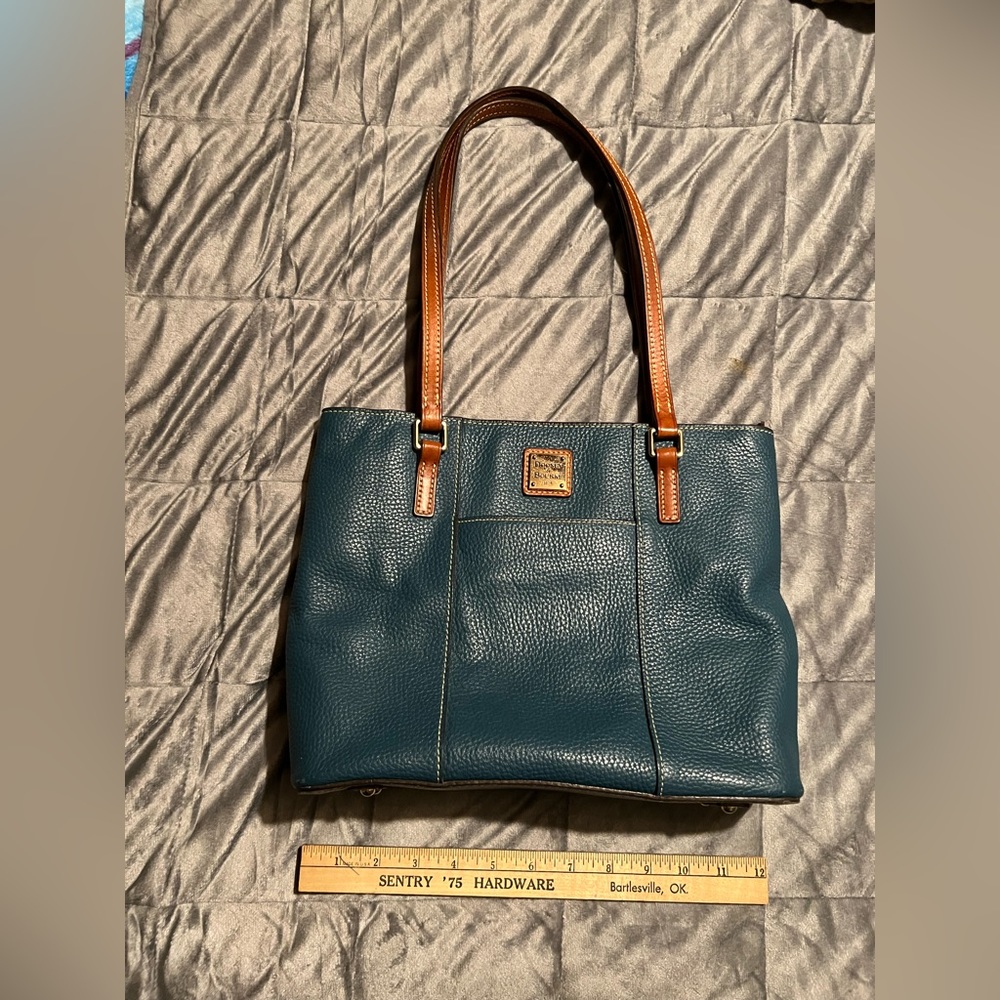 Dooney & Bourke Small Lexington Pebble Leather Handbag. EUC.